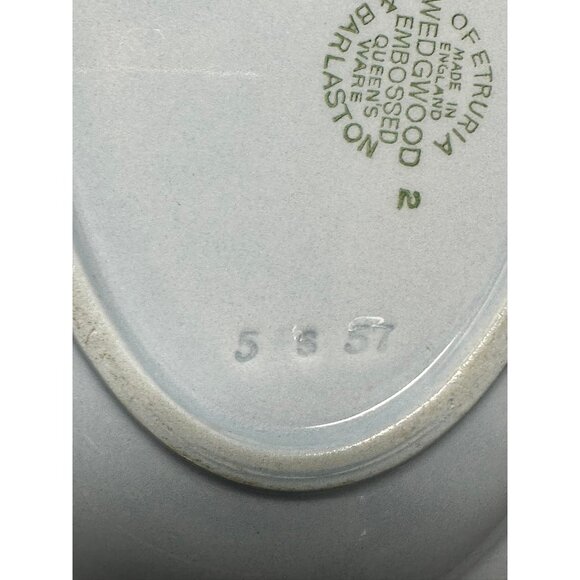 WEDGWOOD Queen's Ware CREAM ON LAVENDER Gravy Boat w/Underplate Shell Edge Grape - Picture 10 of 13